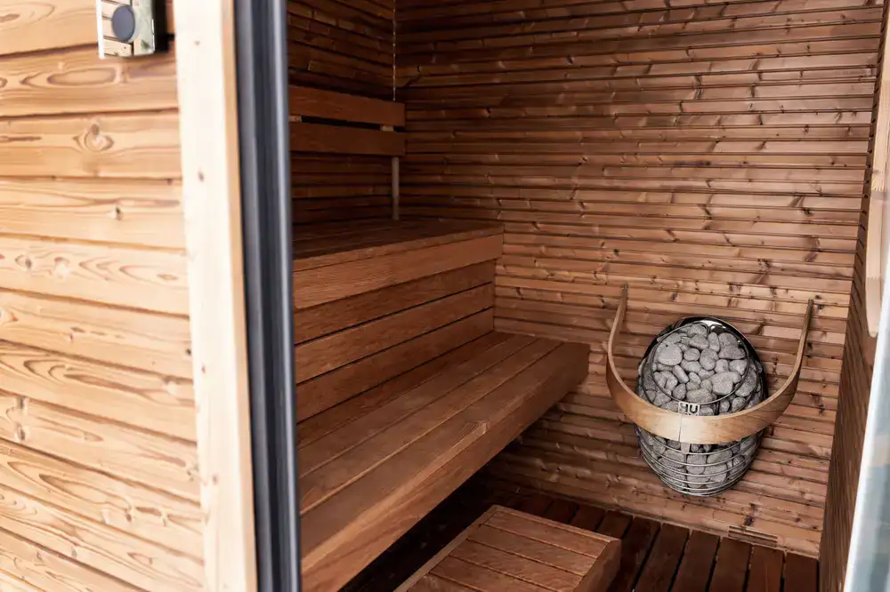 Mobile Sauna bei einem Gruppenevent in der Natur
